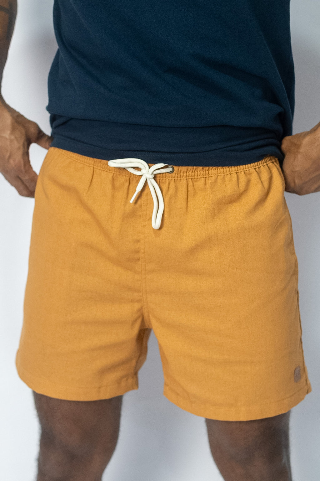 Short Linho Mostarda - foto 1 de 3